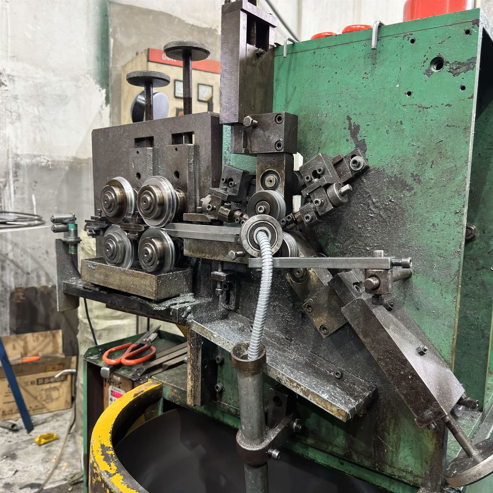 Inter-lock flexible conduit machine picture Inter-lock flexible conduit machine picture